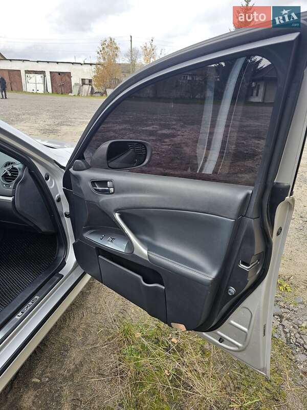 Седан Lexus IS 2011 в Камені-Каширському