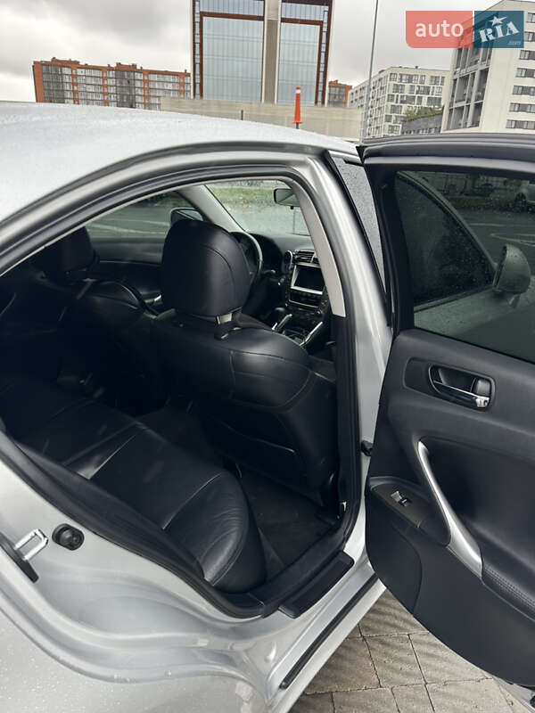 Седан Lexus IS 2007 в Львові