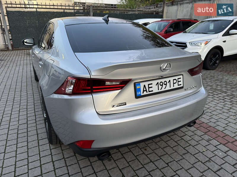 Седан Lexus IS 2016 в Запоріжжі