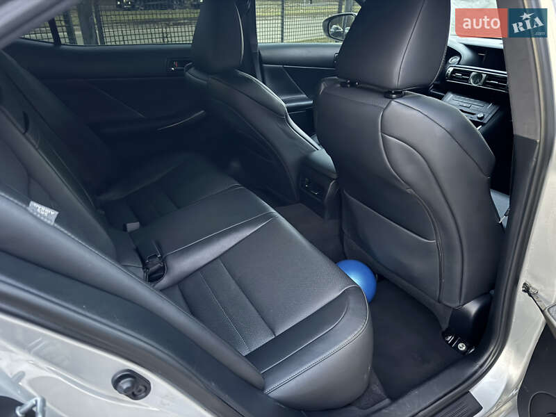 Седан Lexus IS 2016 в Запоріжжі