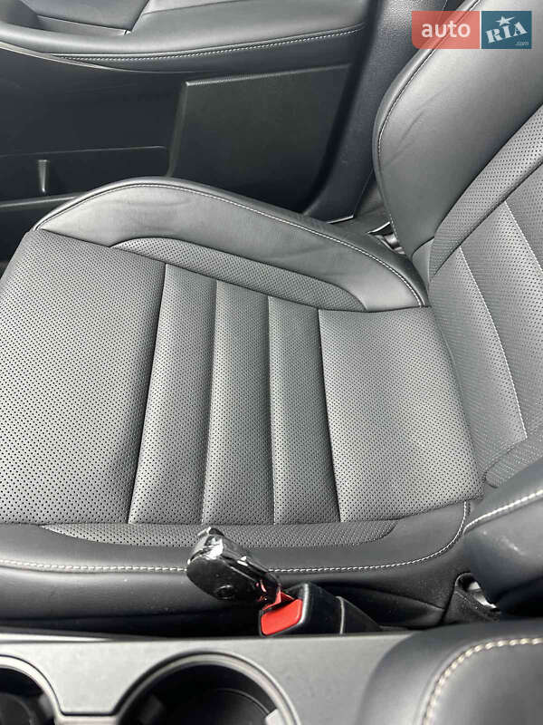 Седан Lexus IS 2022 в Днепре