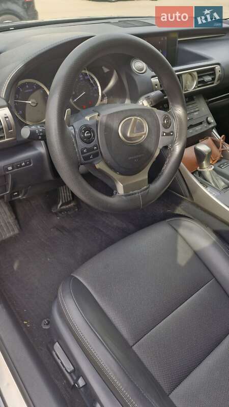 Седан Lexus IS 2016 в Києві