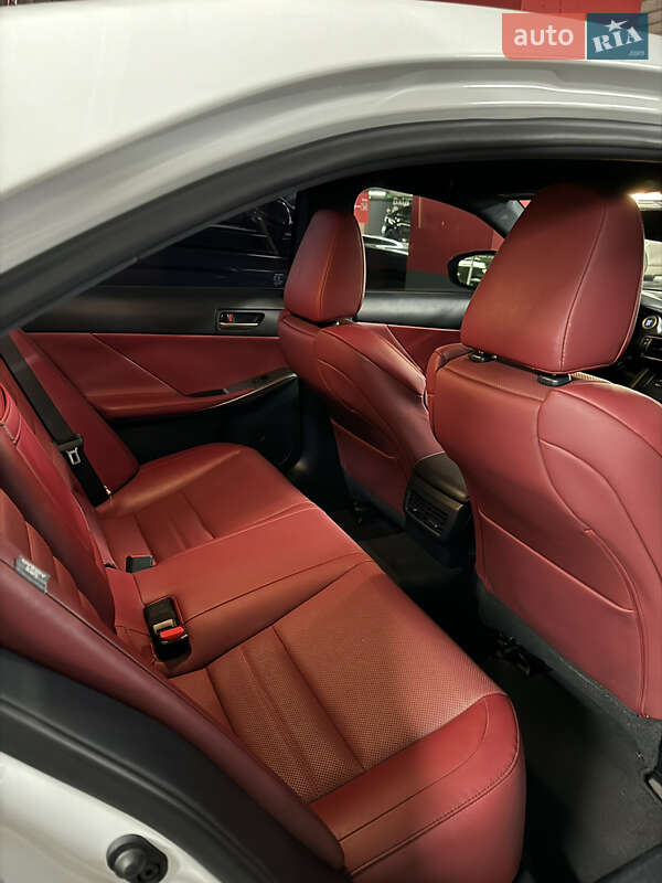 Седан Lexus IS 2017 в Киеве фото 9 Седан Lexus IS 2017 в Киеве