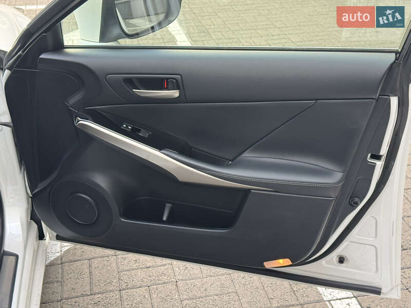 Седан Lexus IS 2017 в Києві фото 18 Седан Lexus IS 2017 в Києві