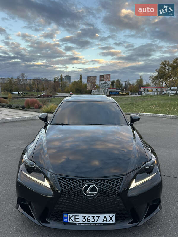 Седан Lexus IS 2015 в Кривом Роге