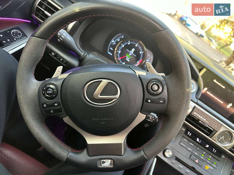 Седан Lexus IS 2015 в Кривом Роге