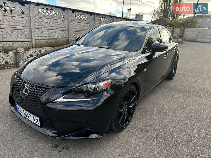 Седан Lexus IS 2015 в Кривом Роге