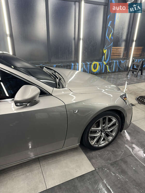 Седан Lexus IS 2016 в Днепре