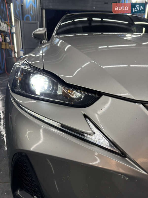 Седан Lexus IS 2016 в Днепре