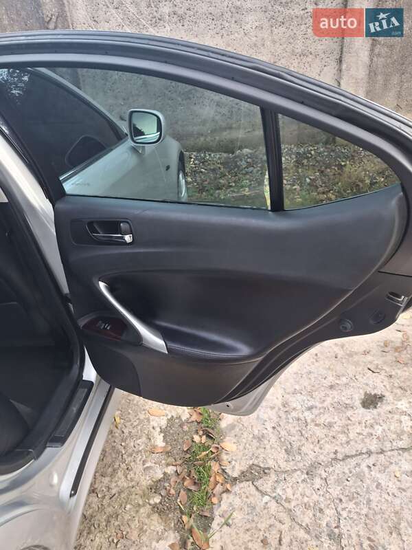 Седан Lexus IS 2005 в Полтаві