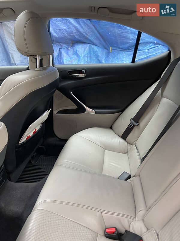 Седан Lexus IS 2011 в Черкассах