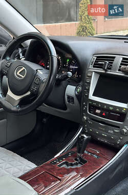 Седан Lexus IS 2005 в Чернигове