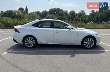 Седан Lexus IS 2015 в Ирпене