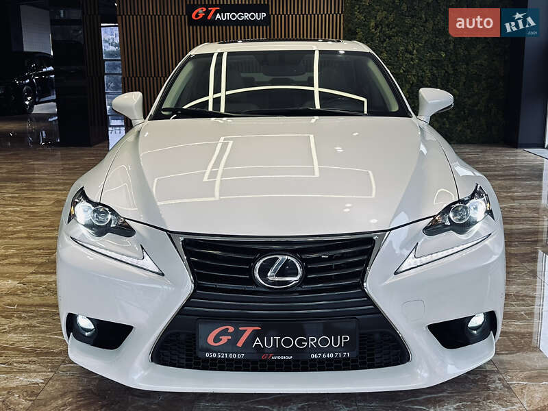 Седан Lexus IS 2015 в Києві