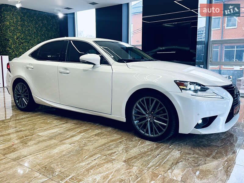 Седан Lexus IS 2015 в Києві