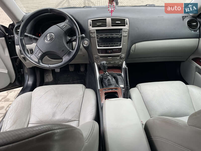 Седан Lexus IS 2007 в Турці