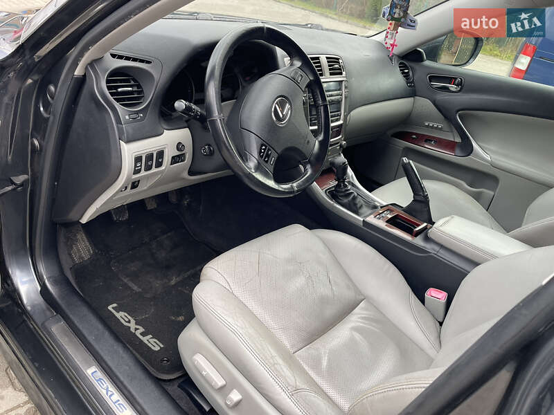 Седан Lexus IS 2007 в Турці