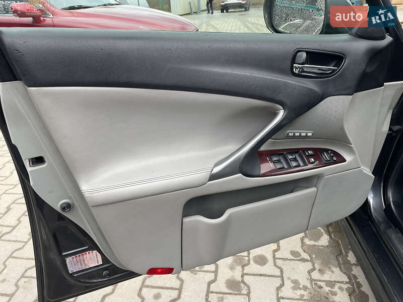 Седан Lexus IS 2007 в Турці