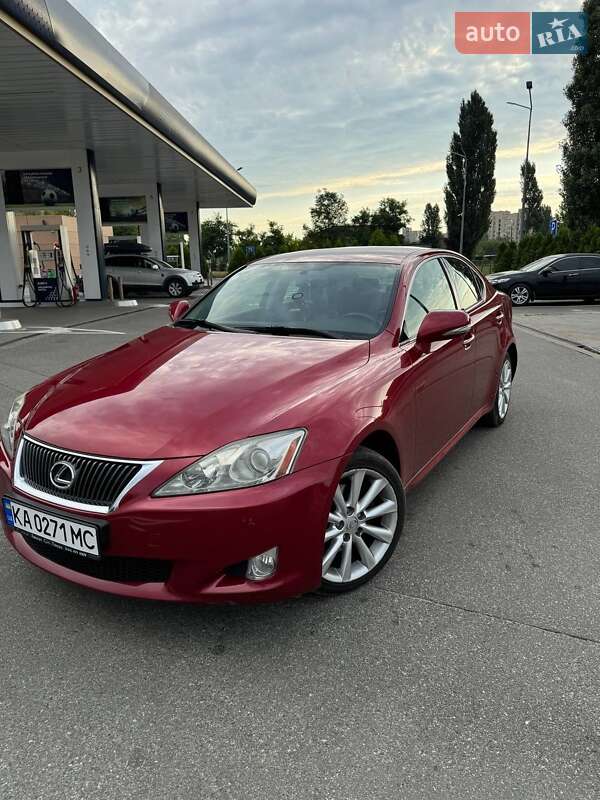 Lexus IS 2010