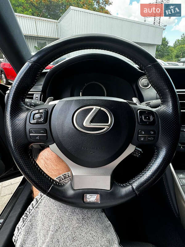 Седан Lexus IS 2017 в Дніпрі