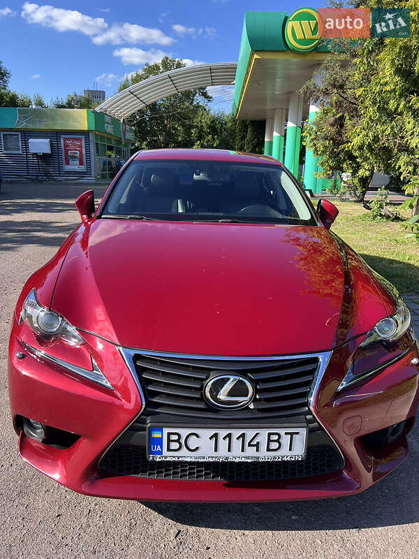 Седан Lexus IS 2015 в Львове