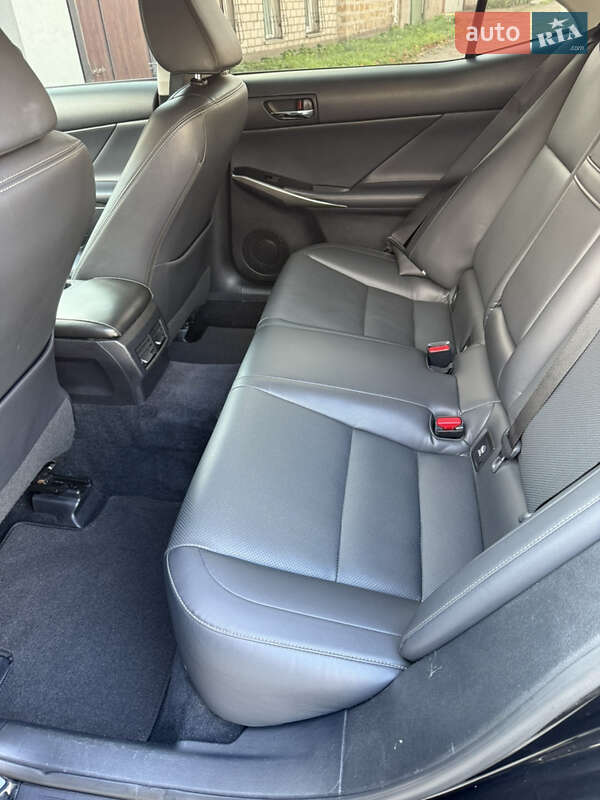 Седан Lexus IS 2013 в Миколаєві