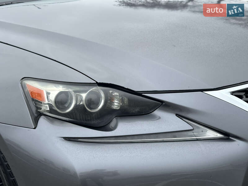 Седан Lexus IS 2013 в Одесі
