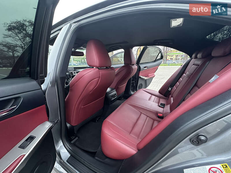 Седан Lexus IS 2013 в Одесі