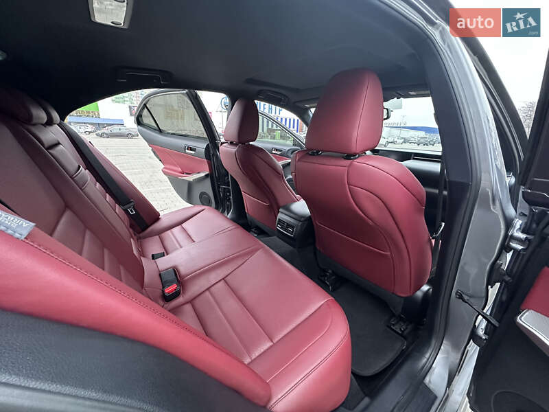 Седан Lexus IS 2013 в Одесі