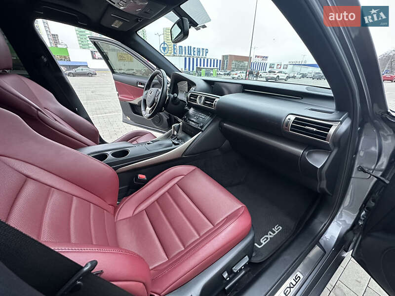Седан Lexus IS 2013 в Одесі