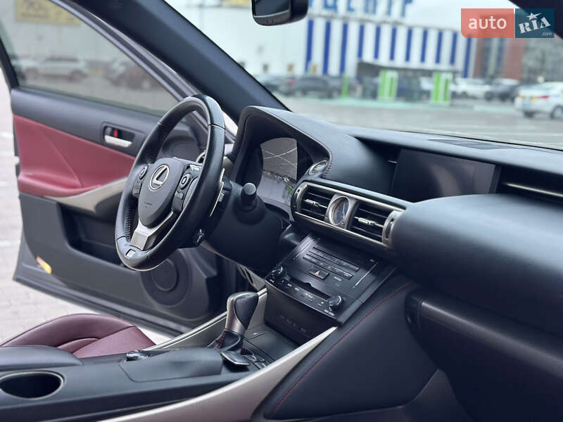 Седан Lexus IS 2013 в Одесі
