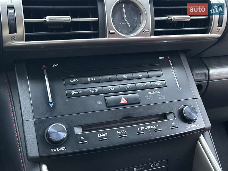 Седан Lexus IS 2013 в Одесі