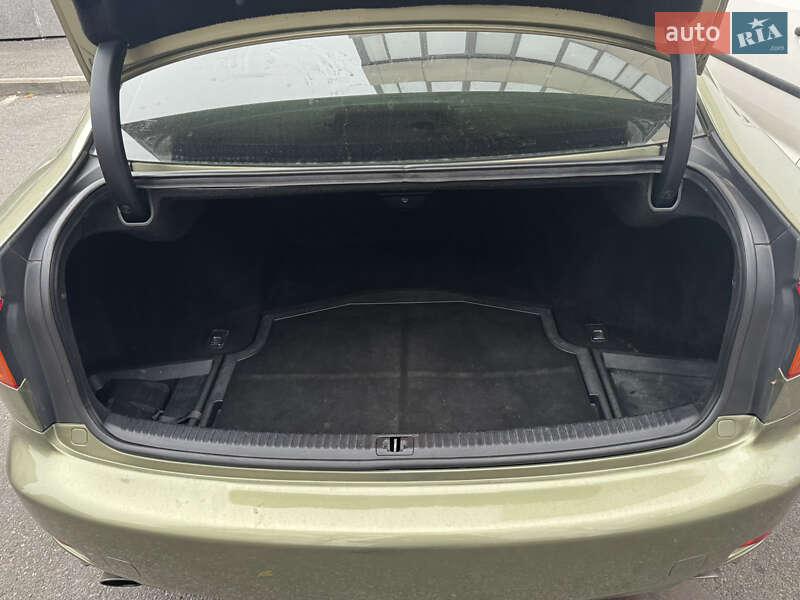 Седан Lexus IS 2006 в Днепре