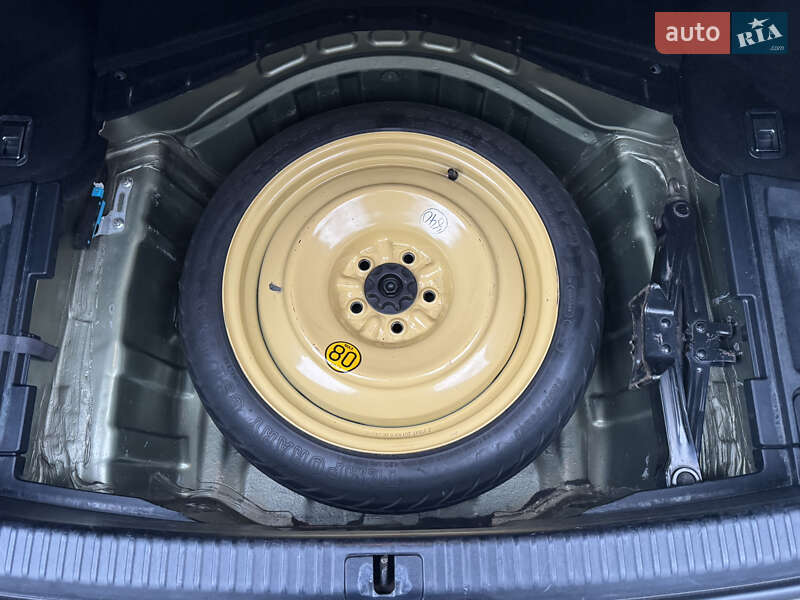 Седан Lexus IS 2006 в Днепре