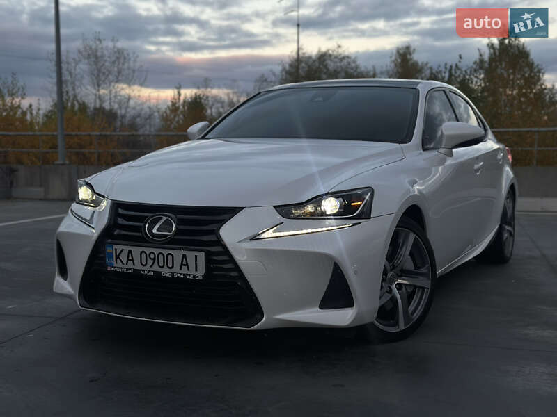 Седан Lexus IS 2016 в Киеве фото 5 Седан Lexus IS 2016 в Киеве