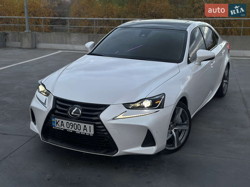 Седан Lexus IS 2016 в Киеве фото 7 Седан Lexus IS 2016 в Киеве