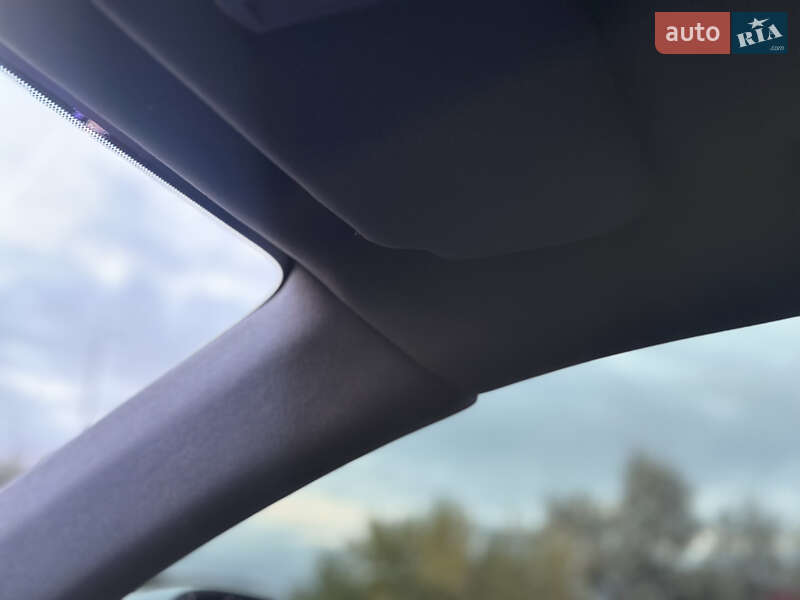 Седан Lexus IS 2016 в Киеве фото 28 Седан Lexus IS 2016 в Киеве