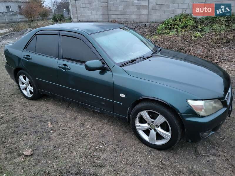Седан Lexus IS 1999 в Каменском