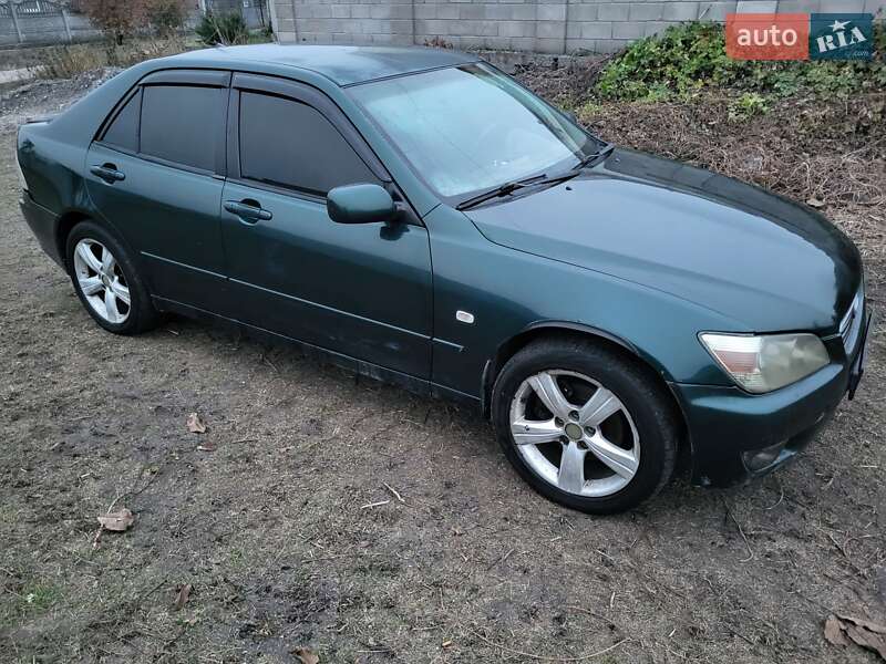 Седан Lexus IS 1999 в Каменском