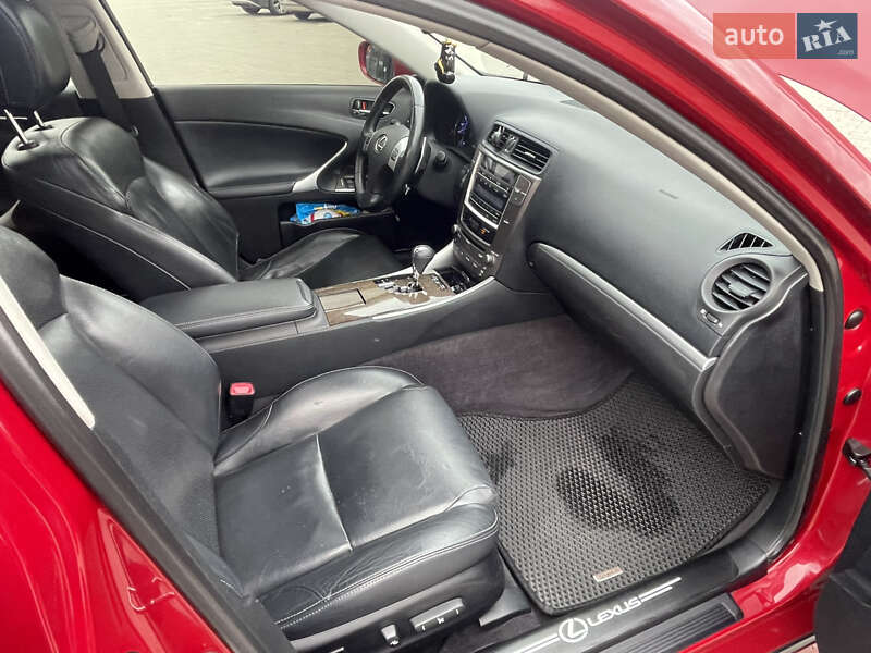 Седан Lexus IS 2013 в Вознесенську