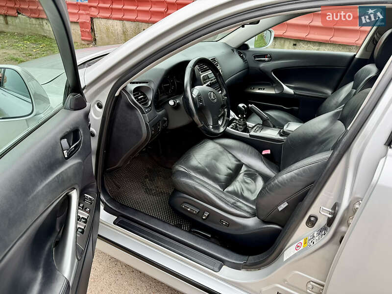 Седан Lexus IS 2005 в Одессе