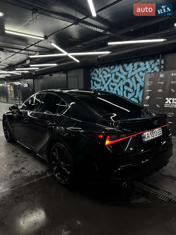 Седан Lexus IS 2024 в Киеве