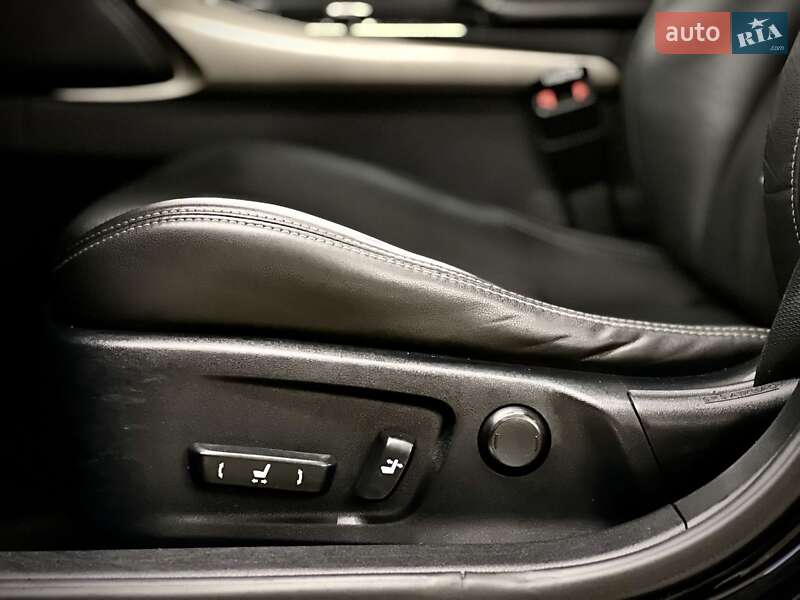 Седан Lexus IS 2013 в Миколаєві