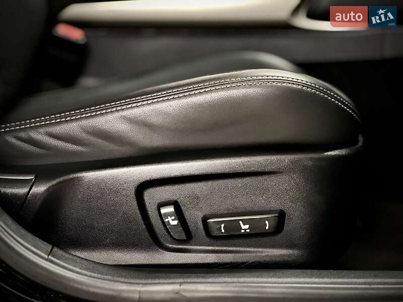 Седан Lexus IS 2013 в Миколаєві