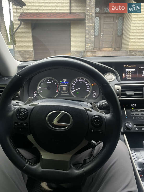 Седан Lexus IS 2013 в Киеве фото 11 Седан Lexus IS 2013 в Киеве