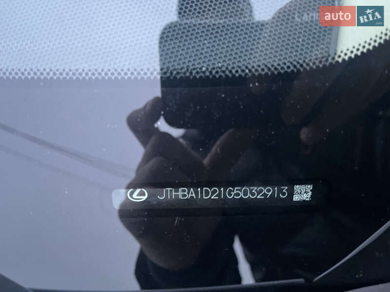 Седан Lexus IS 2016 в Киеве