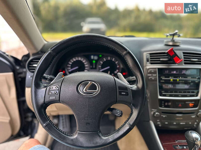 Седан Lexus IS 2006 в Ивано-Франковске
