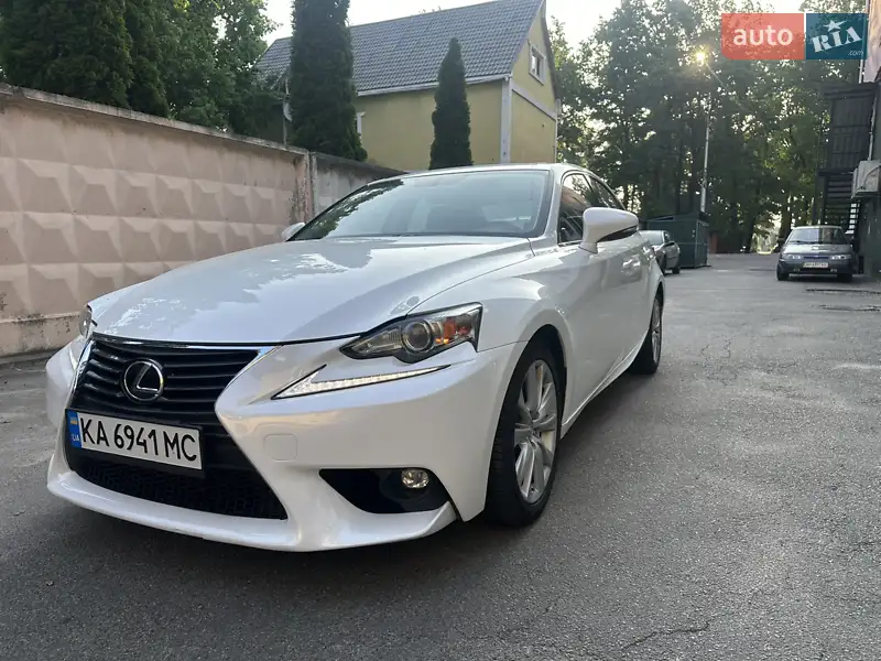 Lexus IS 2015