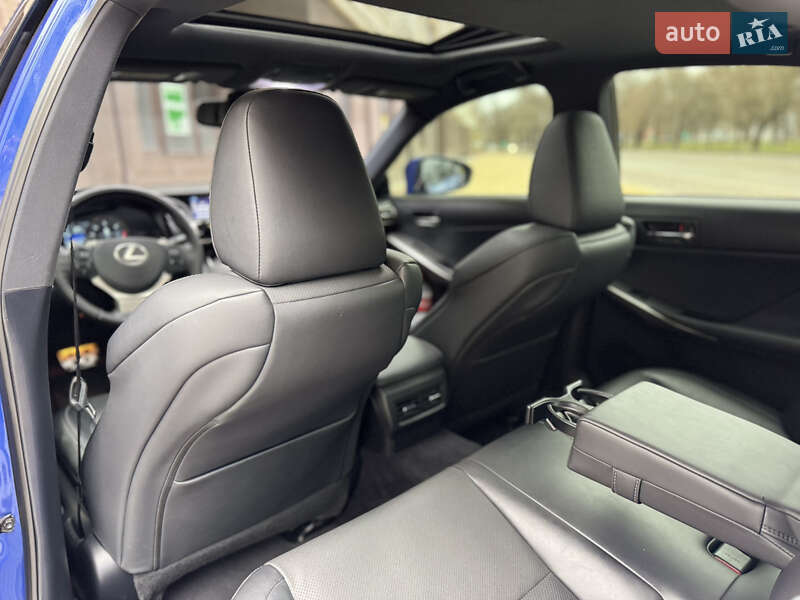 Седан Lexus IS 2014 в Миколаєві