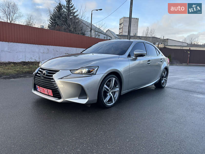 Lexus IS 2017